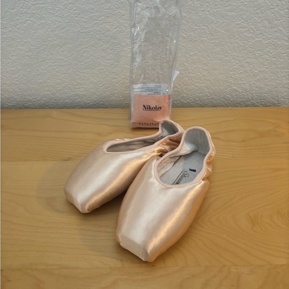 New Nikolay StreamPointe Satin Pointe Shoes (6.5 - XXX - Reinforced Shank)
